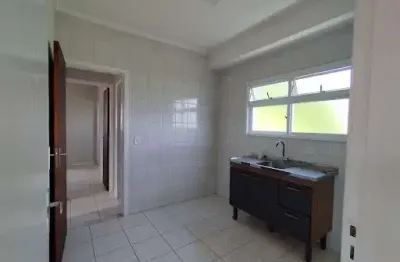 Apartamento com planta diferenciada, cozinha grande e suíte