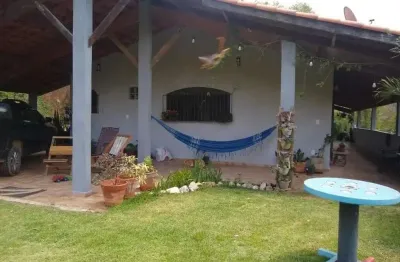 Ótima oportunidade! linda chácara com 21.000m², piscina, sala com lareira em caçapava, sp