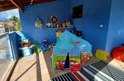 Ótimo sobrado ao lado da praça do bairro com play ground e pista de caminhada