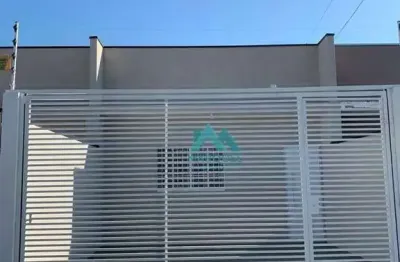 Casa térrea com 3 dormitórios sendo uma suíte, em bairro a 2 minutos do centro