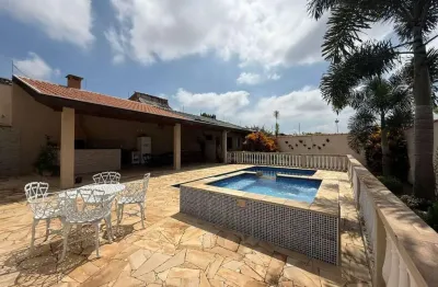 Imóvel ideal para uma família com crianças e animais, espaçosa e charmosa próxima a dutra, aceita permuta com apartamento em caçapava e taubaté.