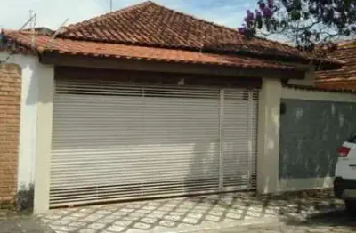 Casa com 3 quartos à venda na Vila Resende, Caçapava 