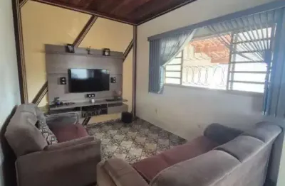 Casa com 2 quartos à venda na Vila Santos, Caçapava 
