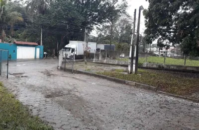 Casa à venda na Vila Galvão, Caçapava 