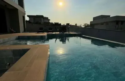 Luxuoso sobrado com piscina de borda infinita  em c ondomínio de alto padrão