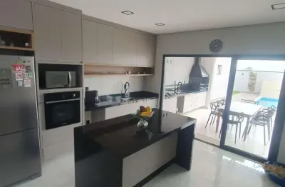 Linda e aconchegante casa térrea no condomínio santa mônica