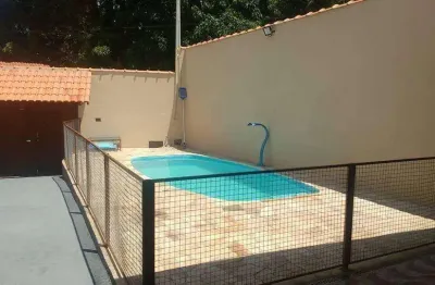 Casa com piscina e espaço gourmet completo ? pronta para morar e lazer