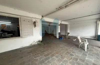 Casa para Venda em Caçapava, Centro, 4 dormitórios, 2 suítes, 4 banheiros, 2 vagas