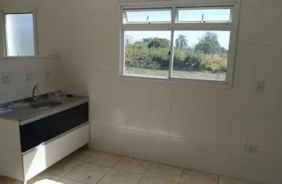 Ótimo apartamento com cozinha de tamanho diferenciado e suíte, excelente localização