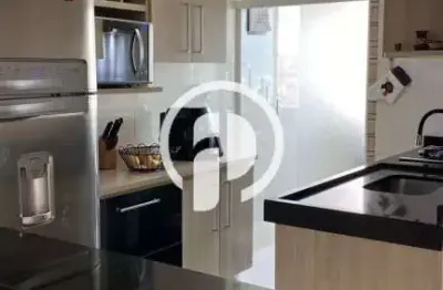 Excelente apartamento mobiliado em condomínio com laser completo, 2 dorms, sala, cozinha, 1 vaga, vista da piscina, 50 m2.