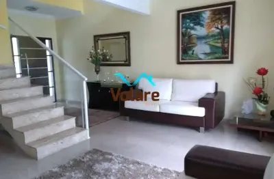 Casa de 270m² com 3 suítes e quintal com piscina - city bussocaba