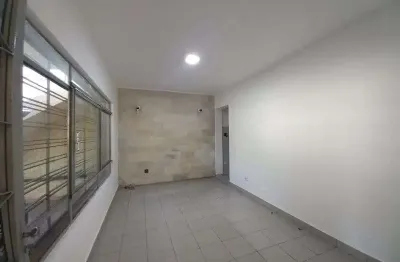 Casa com 3 quartos para alugar na Vila Amália (Zona Norte), São Paulo 