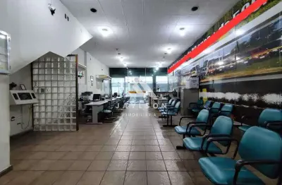 Prédio com 7 salas à venda na Avenida Braz de Pina, Penha, Rio de Janeiro