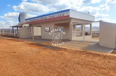 Terreno em condomínio fechado à venda na rua coronel saturnino pereira 190, condomínio estância santa clara, cássia, 1000 m2 por r$ 170.000