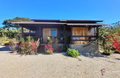 Casa com 2 quartos à venda no Demboski, Criciúma 