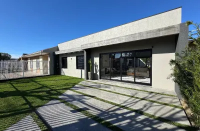 Casa nova com piscina em atlântida sul, próxima da praia