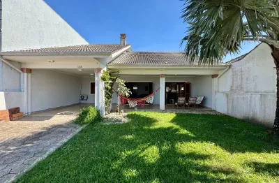 Casa a 150 metros da praia em atlântida sul, excelente localização