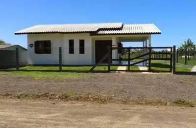 Casa com 3 dormitórios a 600 metros do mar no bairro camboim - arroio do sal