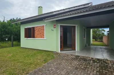 Casa em laje com 03 quartos sendo 01 suíte no balneário rondinha em arroio do sal!