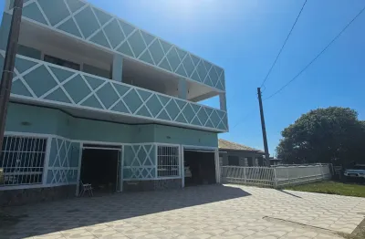 Sobrado com 03 suítes a apenas 400 metros do mar em arroio do sal!