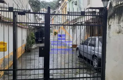 Casa de vila com dois quartos e vaga no engenho novo r$ 310.000,00