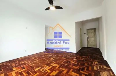 Apartamento, hall, sala 2 ambientes, 2 quartos, copa cozinha, 2 vagas, porteiro eletrônico, à venda