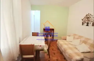 Apartamento com 2 quartos, copa cozinha, área de serviço, condomínio barato, próximo ao metrô à ven