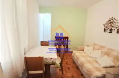 Apartamento com 2 quartos, copa cozinha, área de serviço, condomínio barato, próximo ao metrô à ven