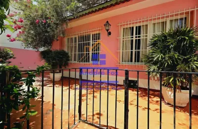 Casa duplex sala em 4 amb., 3 quartos c/ arm, copa cozinha, a. de serv., quintal, 1 vaga, à venda,