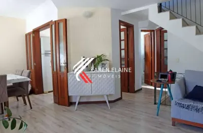 Casa triplex c/ 04 dorm. e dependência no bairro estreito em florianópolis.