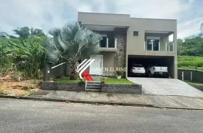 Casa à venda com 03 dormitórios, sendo 01 suíte em condomínio fechado/sj