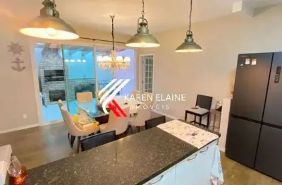 Casa linda à venda, com 03 dormitórios sendo 01 suíte no bairro estreito