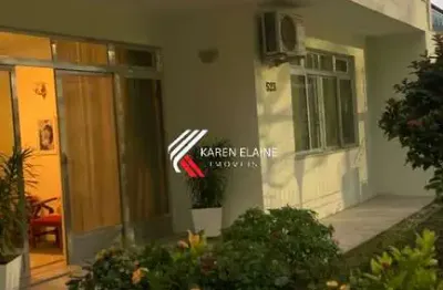 Casa térrea à venda c/ 04 dormitórios sendo 1 suíte,  no bairro estreito