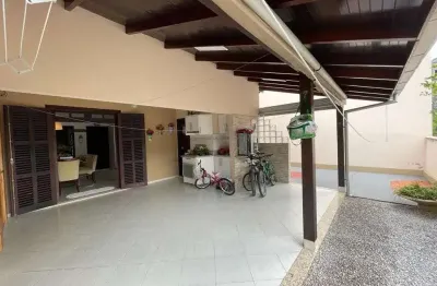 Casa com 2 quartos à venda no primeiro de maio, brusque , 250 m2 por r$ 749.000