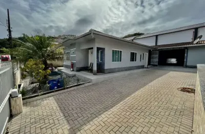 Casa com 3 quartos à venda no bateas, brusque , 240 m2 por r$ 1.200.000
