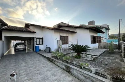 Casa com 3 quartos à venda no limoeiro, brusque  por r$ 600.000