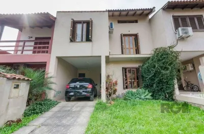 Casa em condomínio, 166m² - 3 dormitórios, 2 vagas no bairro guarujá