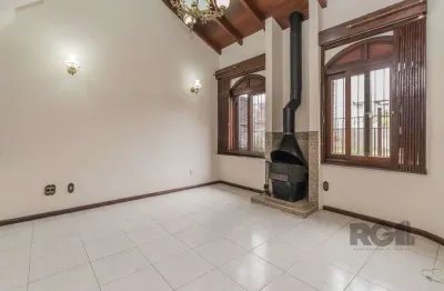 Casa com 287m², 5 dormitórios, piscina, 4 vagas no bairro jardim itu
