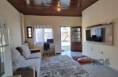 Casa com 3 quartos à venda na Travessa Isidoro José Lopes, 83, Sarandi, Porto Alegre