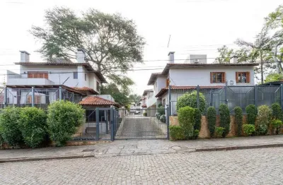 Casa em condomínio para venda com 4 dormitórios, sendo 1 suites e 4 vagas no bairro ipanema