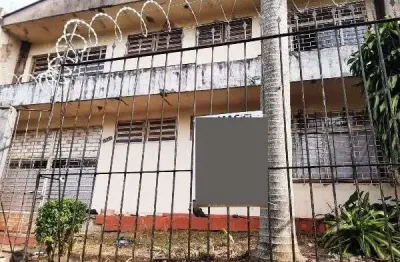 Casa em porto alegre, no bairro cristal, com 4 dormitório(s), e 4 banheiros, à venda.