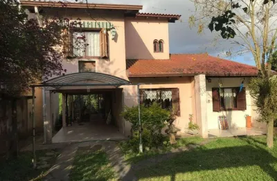 Casa para venda - 347m², 5 dormitórios, sendo 2 suites, 2 vagas - tristeza