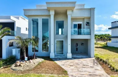 Sobrado neoclássico à venda a beira lago com vista incrível e junto ao mar