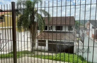 Casa com 3 quartos à venda na Rua Lloyd de Andrade Polidoro, 106, Ipanema, Porto Alegre