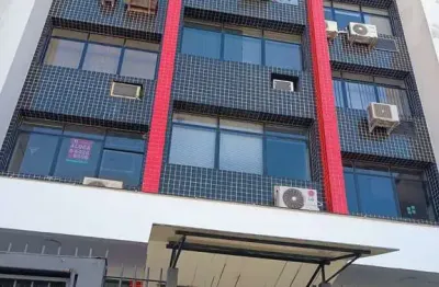 Sala comercial com 33,13 m2, multiuso, ampla, ventilada e ensolarada.