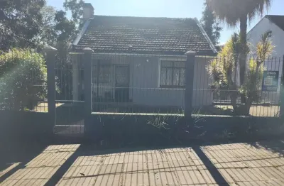 Casa reformada para locação em localização privilegiada – bairro teresópolis