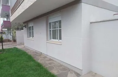 Apartamento térreo com 2 dormitórios, garagem coberta e pátio individual!!