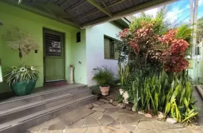 Casa 3 dormitórios no bairro menino deus em porto alegre para alugar