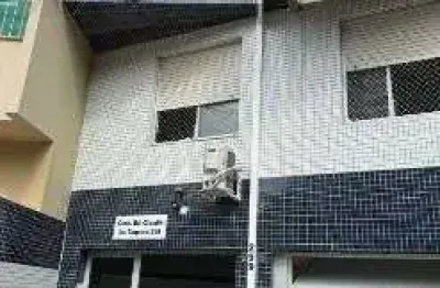 Apartamento de 2 dormitórios com suíte e vaga tripla em localização privilegiada