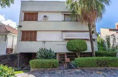 Cobertura reformada com terraço e 2 dormitórios no bairro auxiliadora